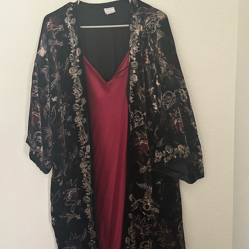 Elegant Black and Red Women's Robe Set